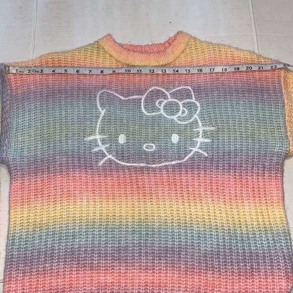 Hello Kitty forever 21-S-rainbow Valentine scenario crewneck embroidered sweater - Picture 9 of 10
